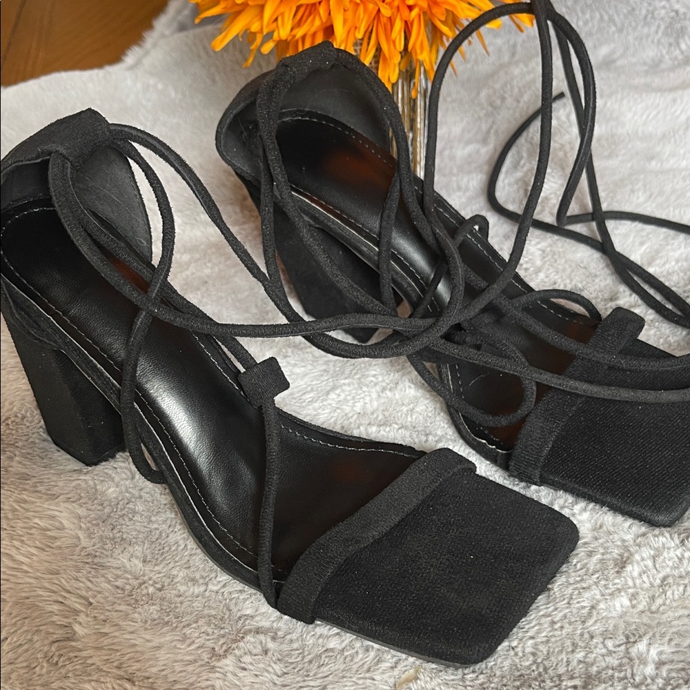 Black Lace-Up Block Heel Sandals - Women